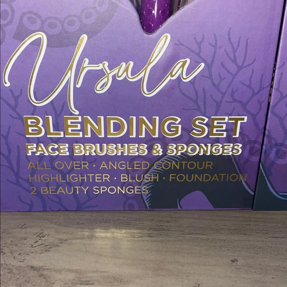 Disney Villains Ursula Purple Makeup Brush Set - Picture 2 of 7